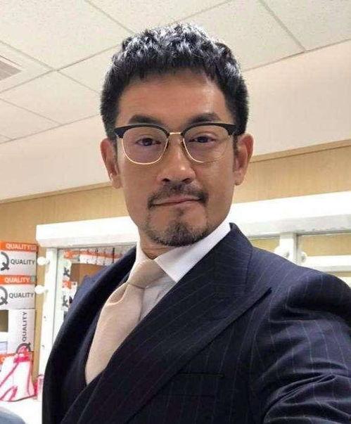 台湾搞笑男演员照片,揭秘台湾搞笑男演员的幽默瞬间  第2张