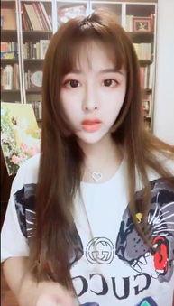 燃情似火的女主播在线,激情四溢的线上魅力演绎  第2张