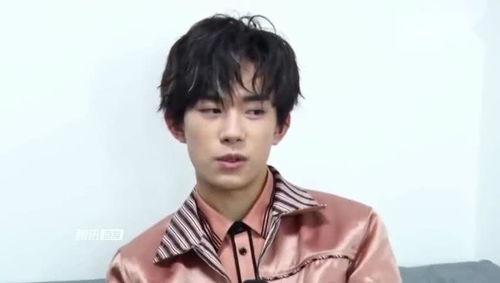 易烊千玺和王源的照片,青春偶像的时尚风采  第3张