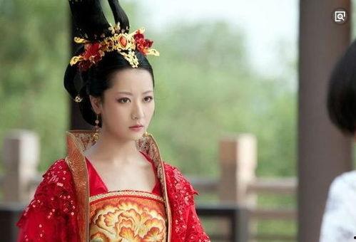 白冰军方背景,从军方背景到演艺界璀璨明星的蜕变之路