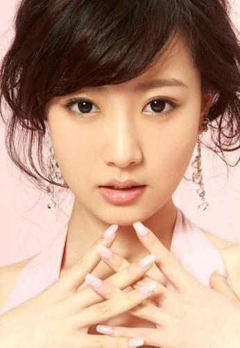 白冰军方背景,从军方背景到演艺界璀璨明星的蜕变之路  第3张