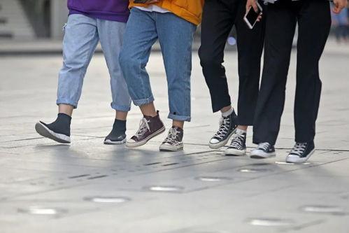 露脚踝照片,露脚踝照片诠释个性穿搭美学  第2张