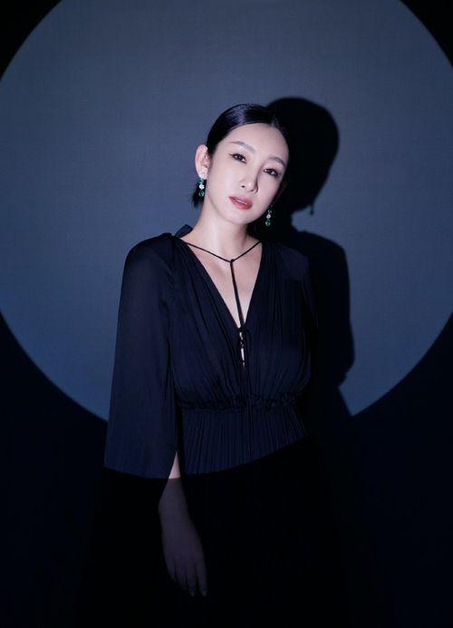 秦海璐背景,从影视新星到实力派演员的蜕变之路  第2张