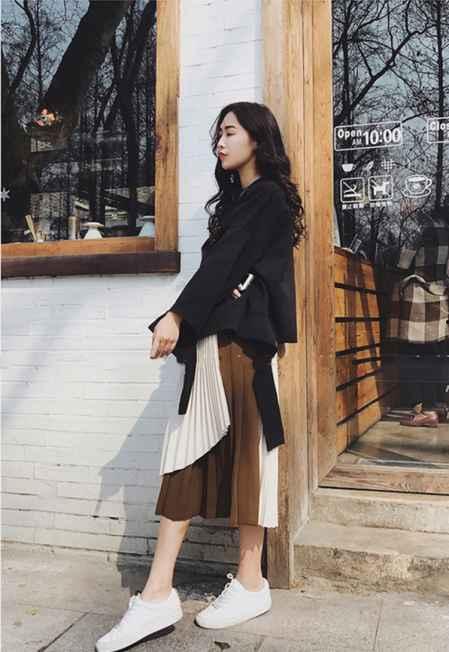 卫衣百褶裙搭配图片,打造街头潮流新主张  第3张