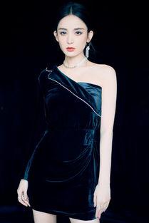 娜一的照片,光影交织下的美丽瞬间